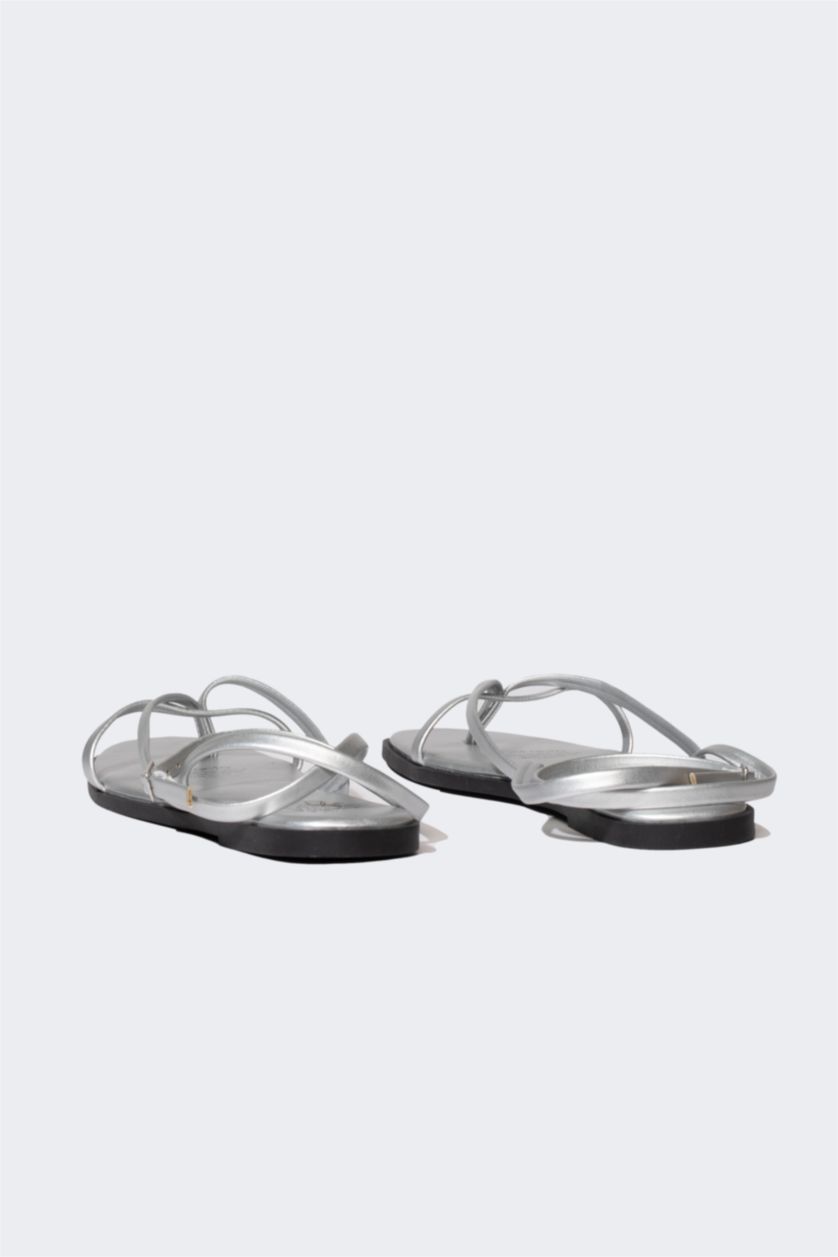 حريمي رمادي فاتح صندل حريمي رمادي بكعب مسطح