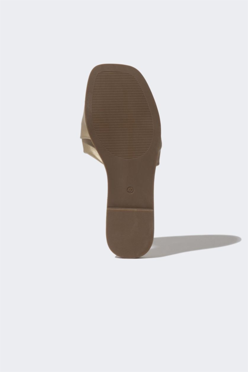 WOMAN GOLD Woman Flat Sole Single Strap Faux Leather Slippers