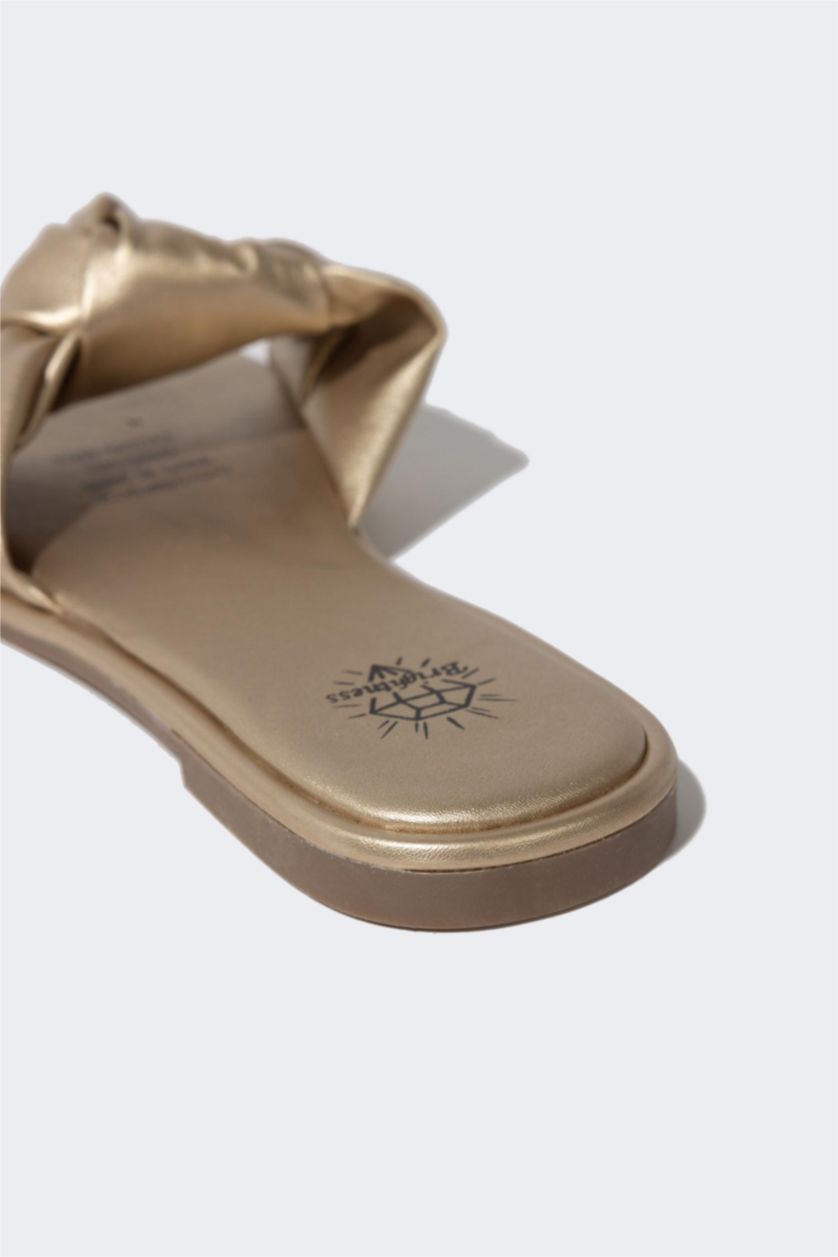 WOMAN GOLD Woman Flat Sole Single Strap Faux Leather Slippers
