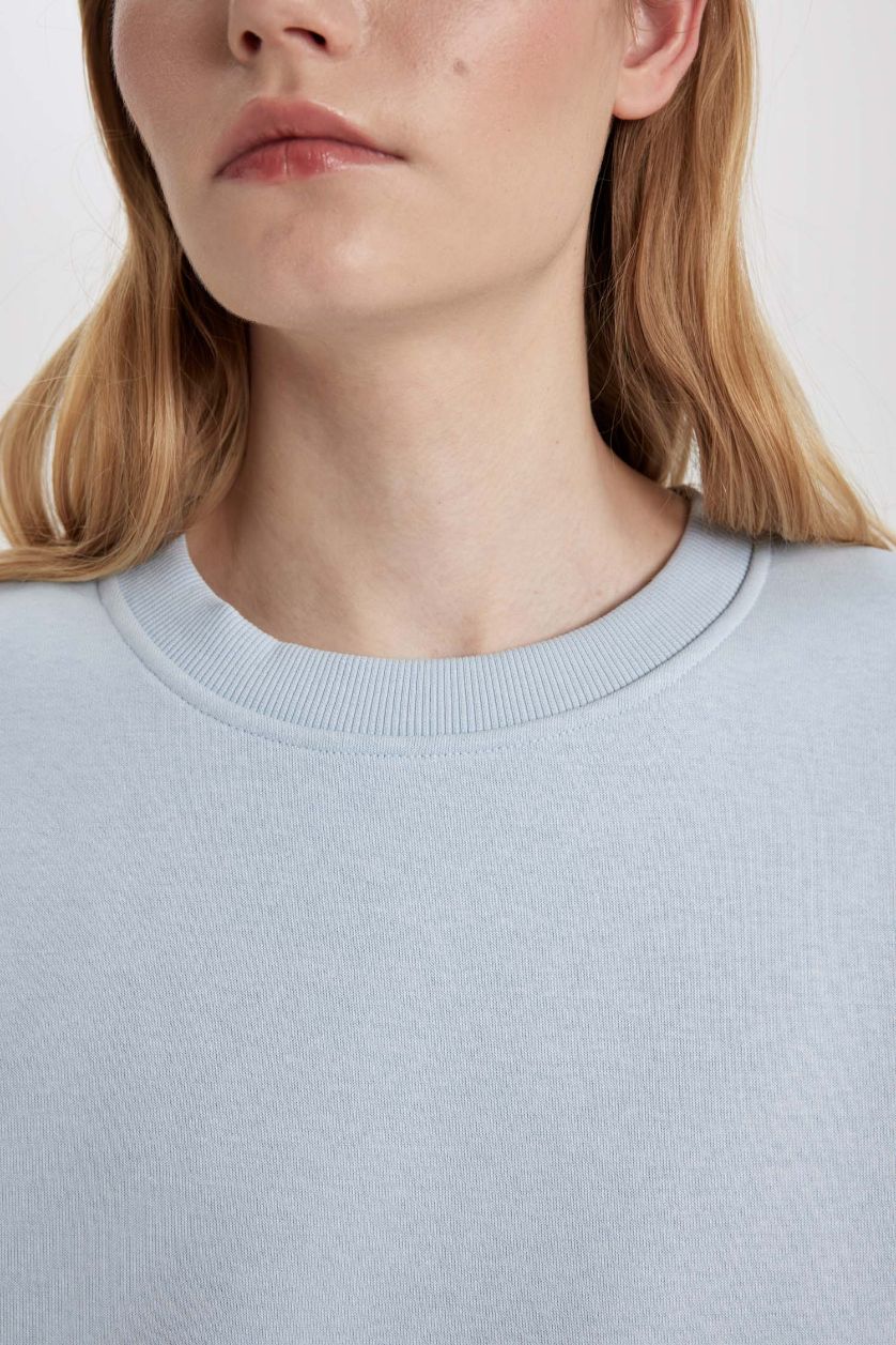 Kadın Açık Mavi Relax Fit Bisiklet Yaka Kalın Basic Düz Sweatshirt