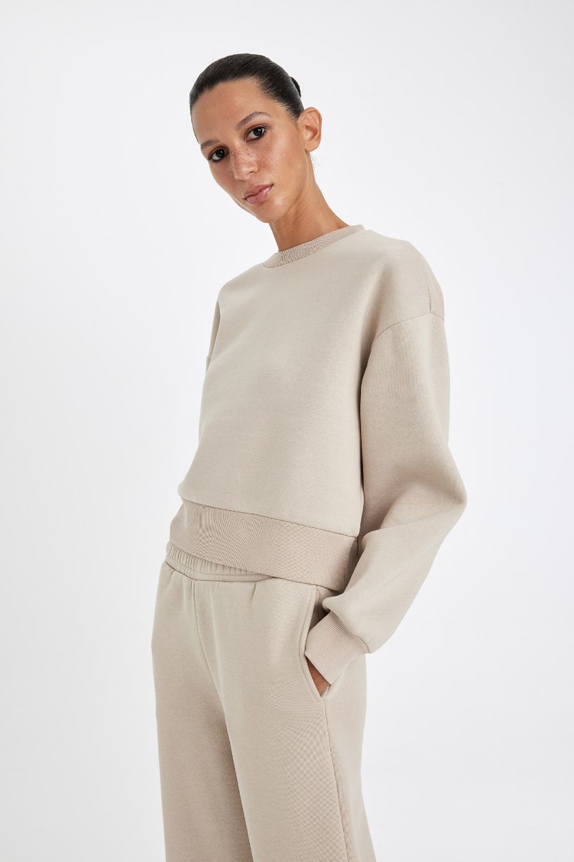 نساء اللون الرملي سويت شيرت واسع سامبل ثقيل برقبة مستديرة