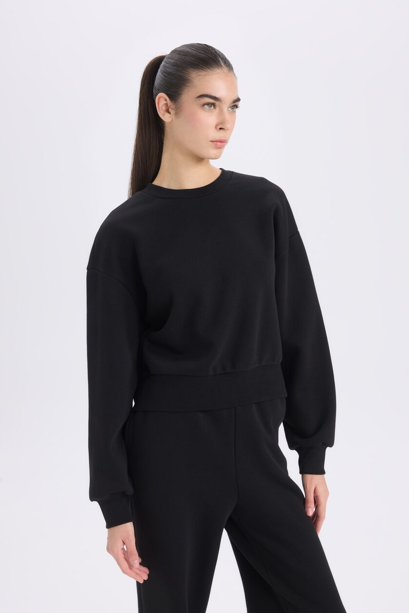 نساء أسود Boxy Fit Crew Neck Thick Basic Sweatshirt