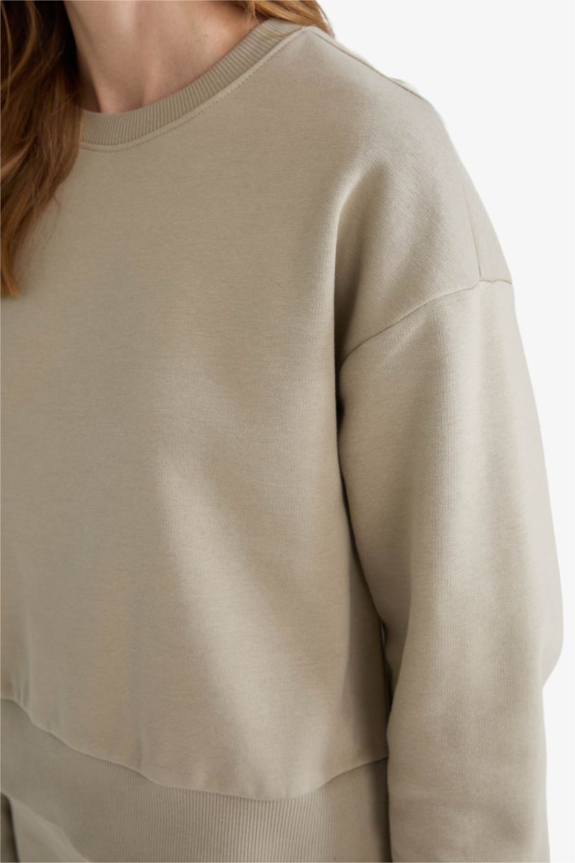 Woman Light Khaki Boxy Fit Basic Sweatshirt