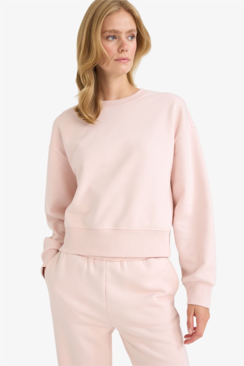 Woman Light Pink Boxy Fit Crew Neck Basic Sweatshirt