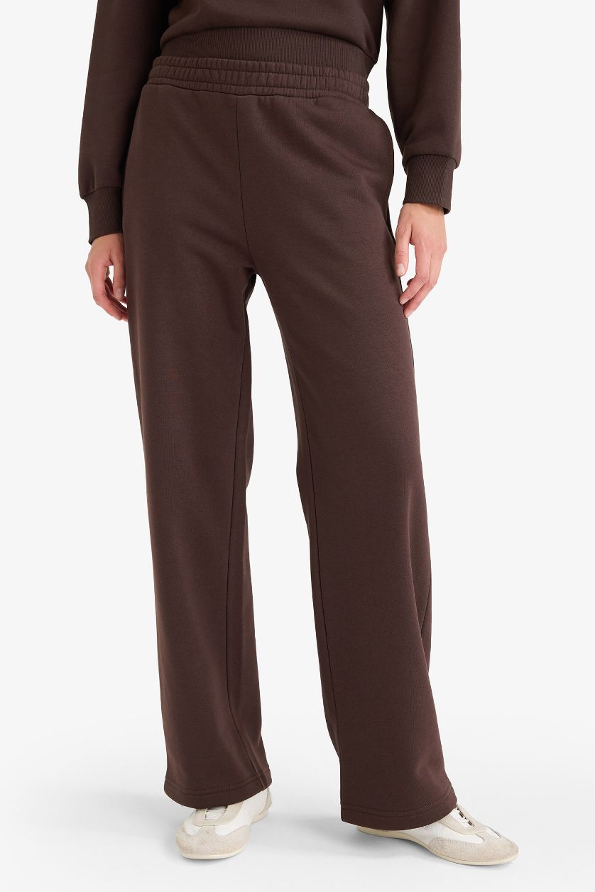 Woman Brown Straight Fit High Waist Thick Basic Sweatpants