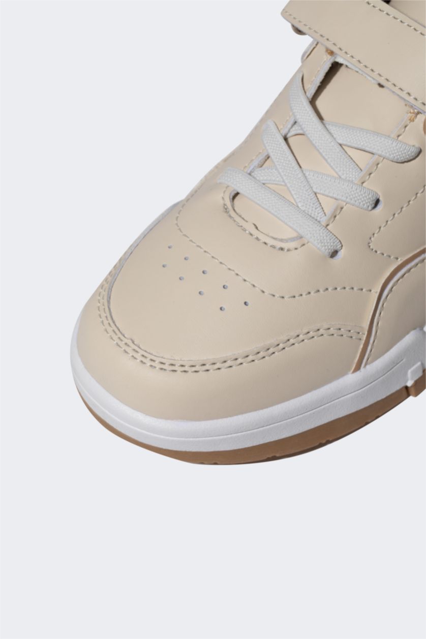 GIRLS & TEENS Beige Girl Flat Sole Faux Leather Sneakers