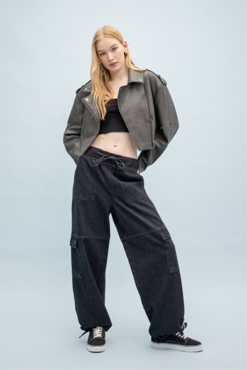 Kadın Antrasit Regular Kalıp Fermuarlı Eskitme Suni Deri Kısa Bomber Ceket