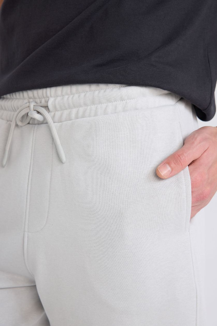 Erkek Açık Gri Regular Fit Düz Paça Beli Bağcıklı Cepli Basic Düz Şort