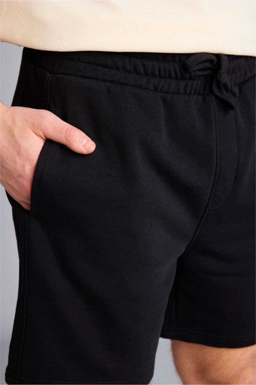 Erkek Siyah Regular Fit Düz Paça Beli Bağcıklı Cepli Basic Düz Şort