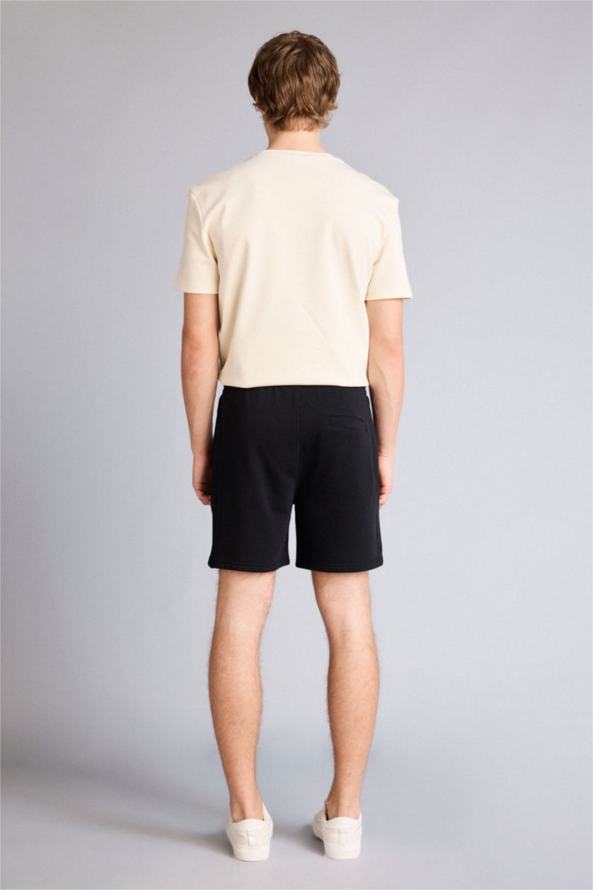 Erkek Siyah Regular Fit Düz Paça Beli Bağcıklı Cepli Basic Düz Şort