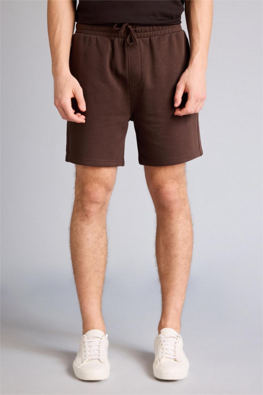 رجالي بني شورت قصة عادية برجل عادية