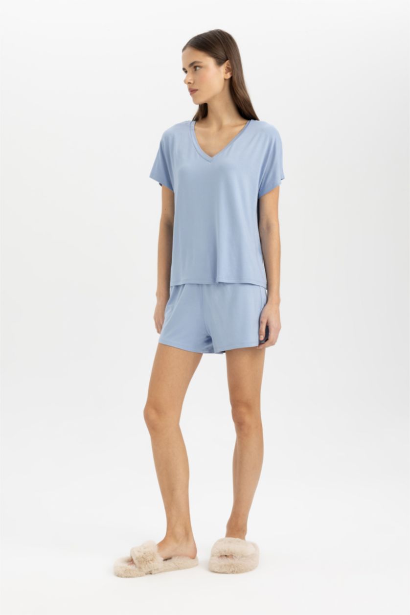 Kadın Mavi Pijama Takımı V Yaka Kısa Kollu Üst Beli Lastikli Şort Altı-Fall in Love