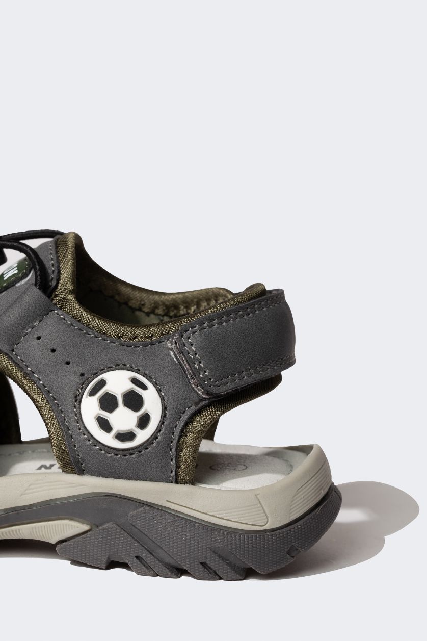 Erkek Çocuk - Genç Erkek Gri Cırt Cırtlı Tırtıklı Taban Suni Deri Sandalet Erkek Çocuk