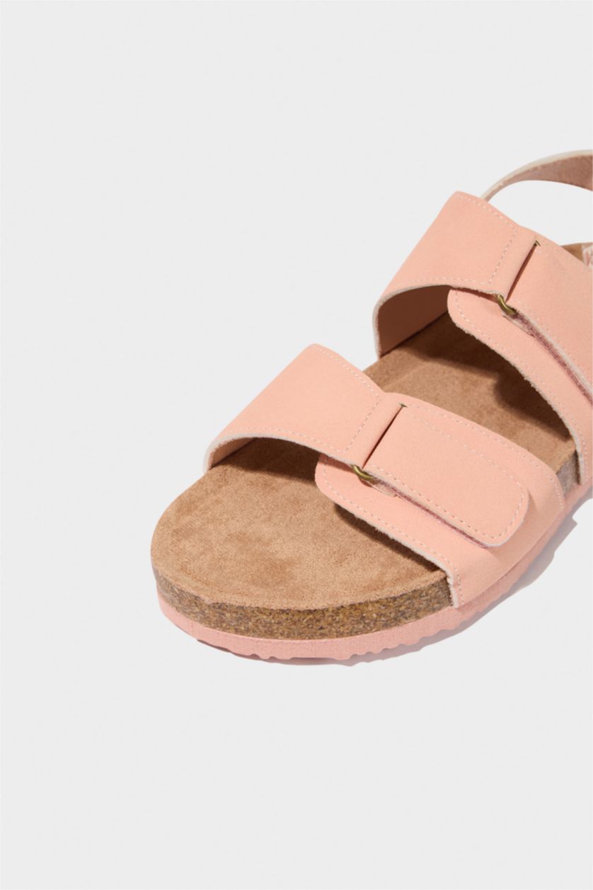 بنات Peach صندل بكعب مسطح