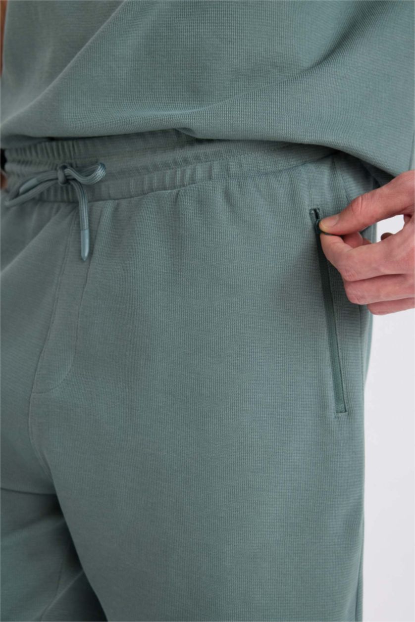 Erkek Yeşil Regular Fit Düz Paça Cepli Basic Düz Şort