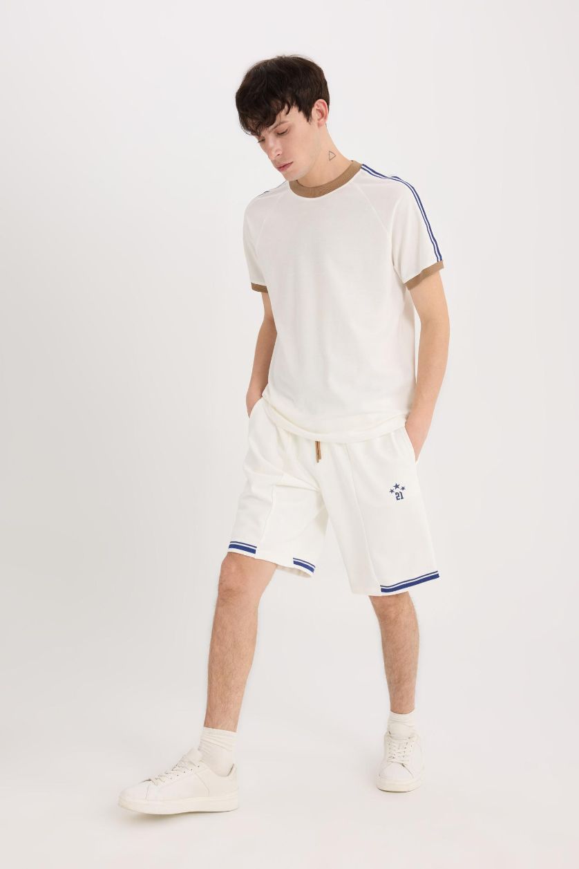 MAN Ecru Regular Fit Regular Hem Shorts