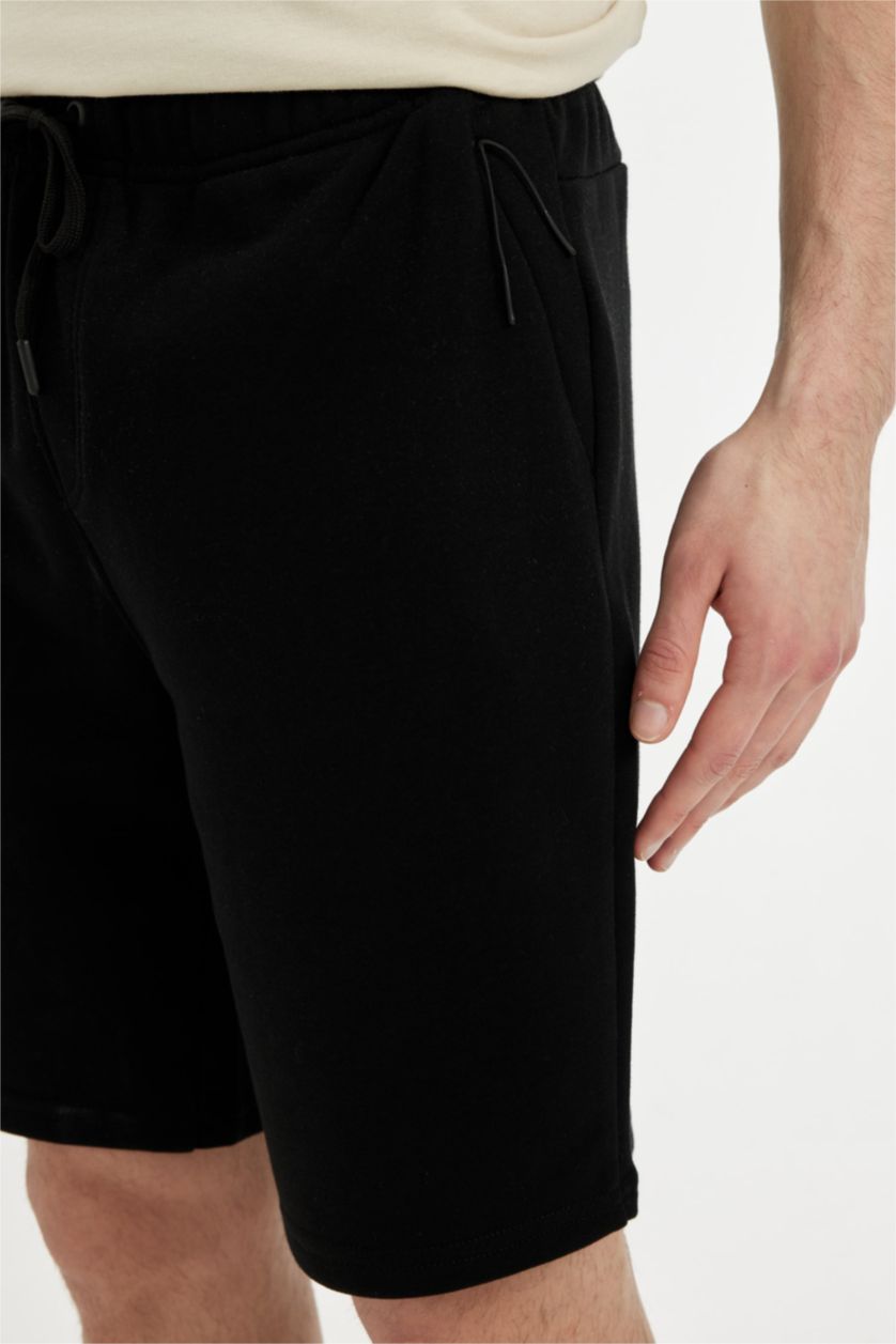 Erkek Siyah Regular Fit Düz Paça Kargo Şort