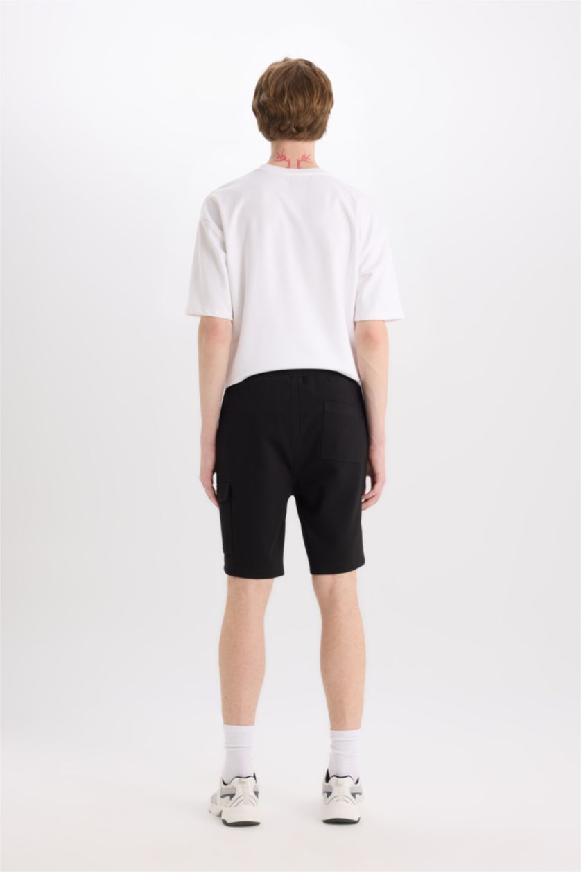 رجال أسود شورت كابري قصة عادية برجل عادي