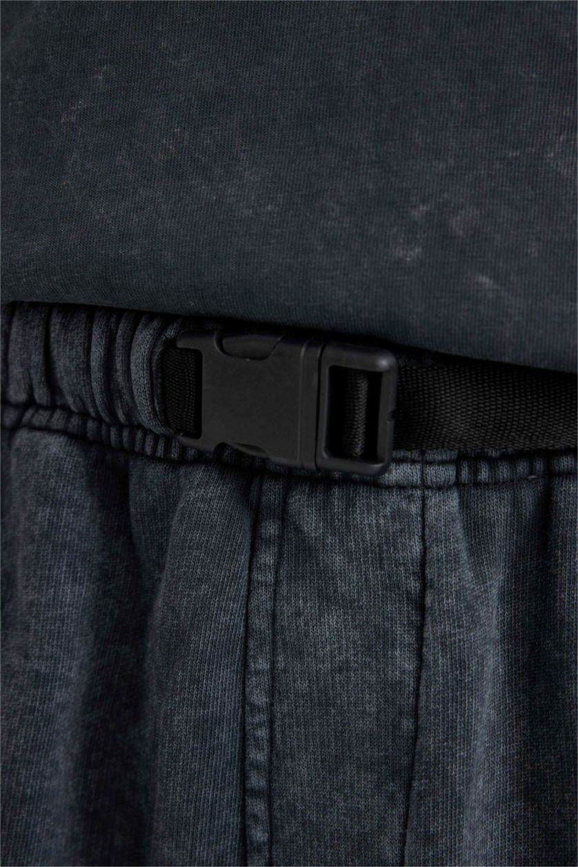 Erkek Siyah Oversize Geniş Kalıp Yıkamalı Soluk Efektli Cepli Düz Paça Şort