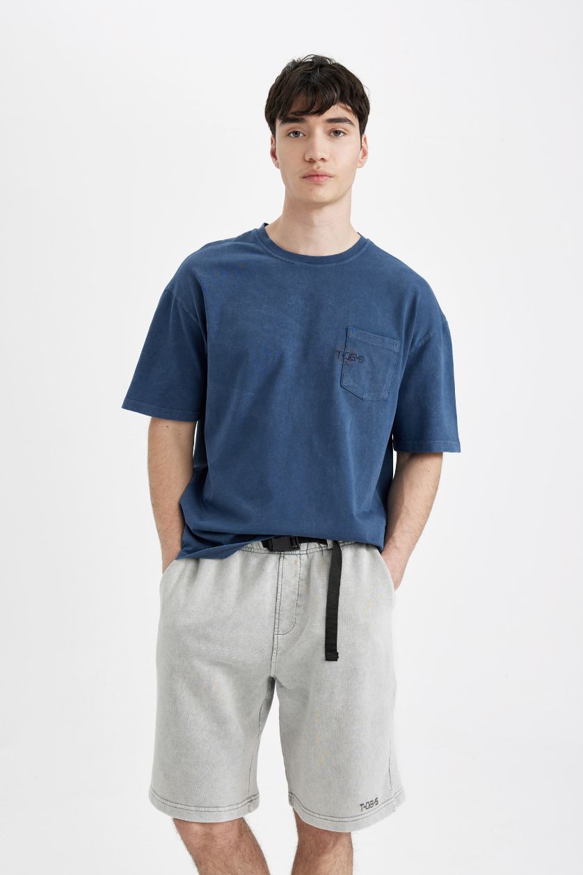 MAN Grey Oversize Regular Hem Shorts