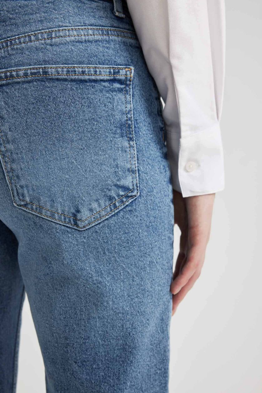 حريمي أزرق بنطلون جينز موم فيت بخصر عالي