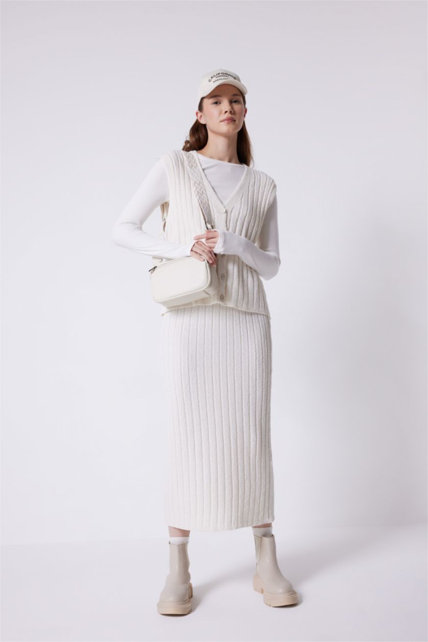 نساء بيج فاتح تنورة طويلة تريكو قصة عادية