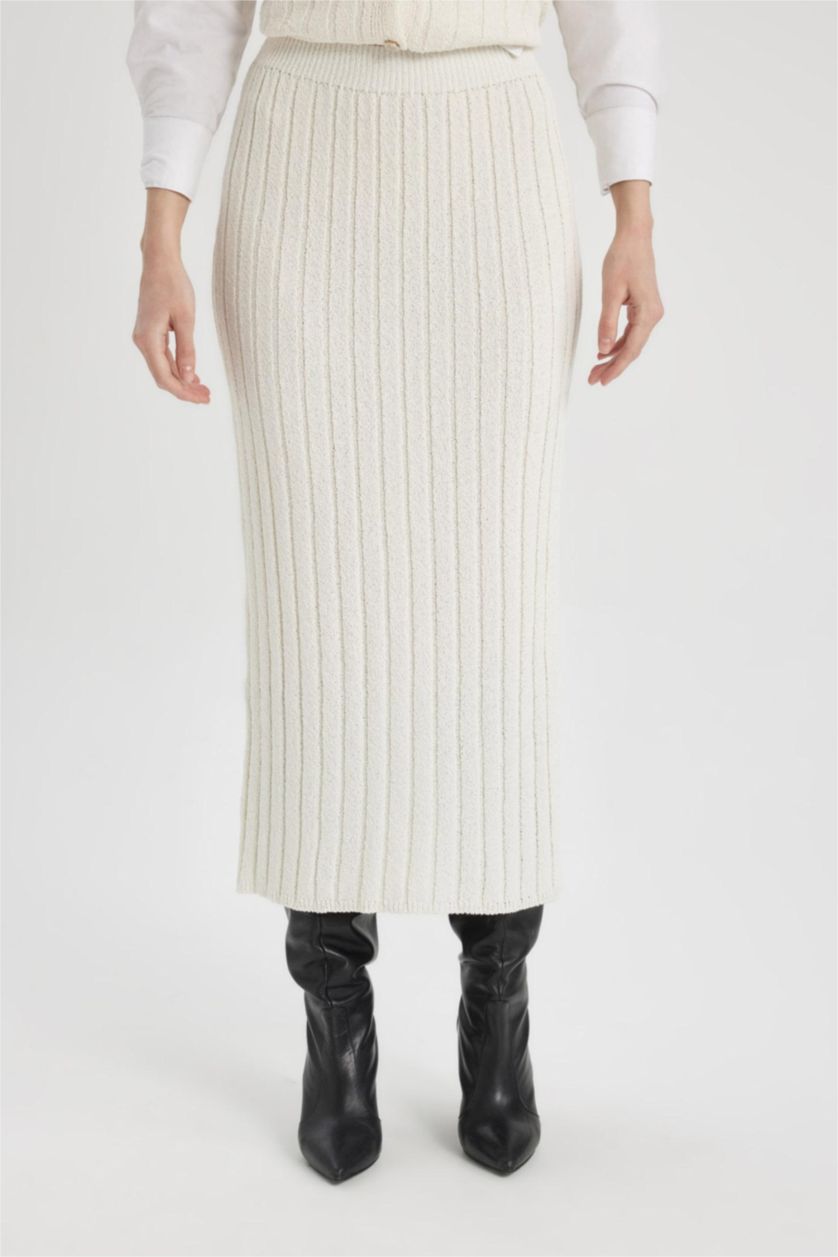 نساء بيج فاتح تنورة طويلة تريكو قصة عادية