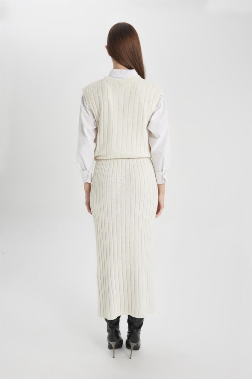 نساء بيج فاتح تنورة طويلة تريكو قصة عادية