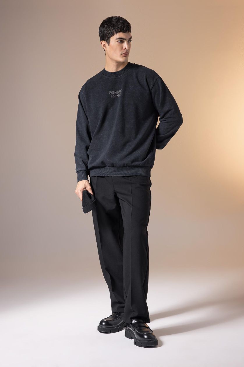 رجال أسود بنطرون قصة مريحة