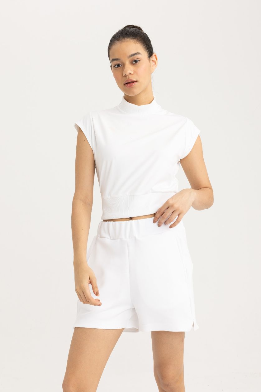 Kadın Beyaz DeFactoFit Crop Dik Yaka Sporcu Kısa Kollu Ağır Kumaş Tişört