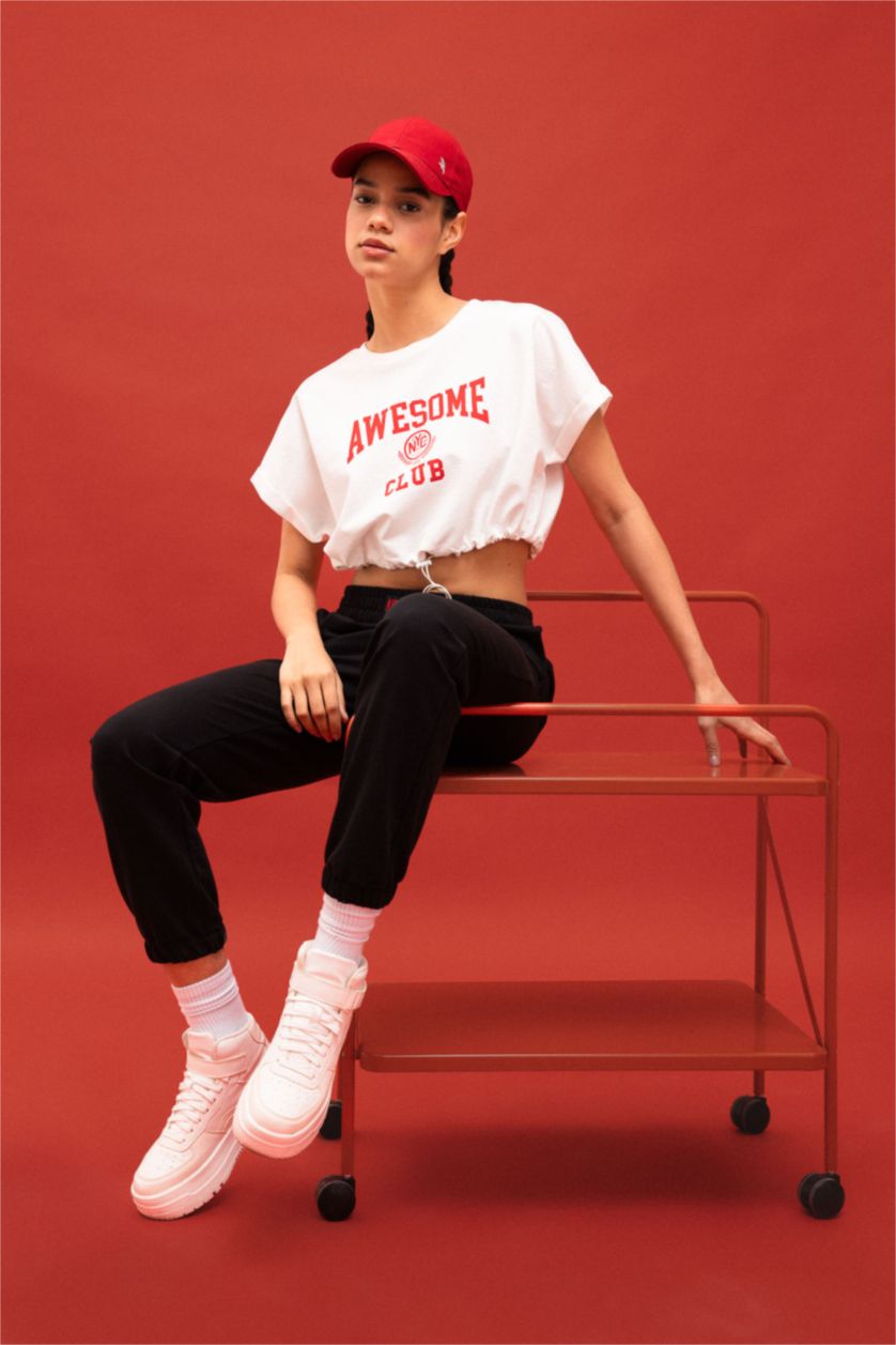 Kadın Beyaz Crop Bisiklet Yaka Baskılı Sporcu Kısa Kollu Tişört