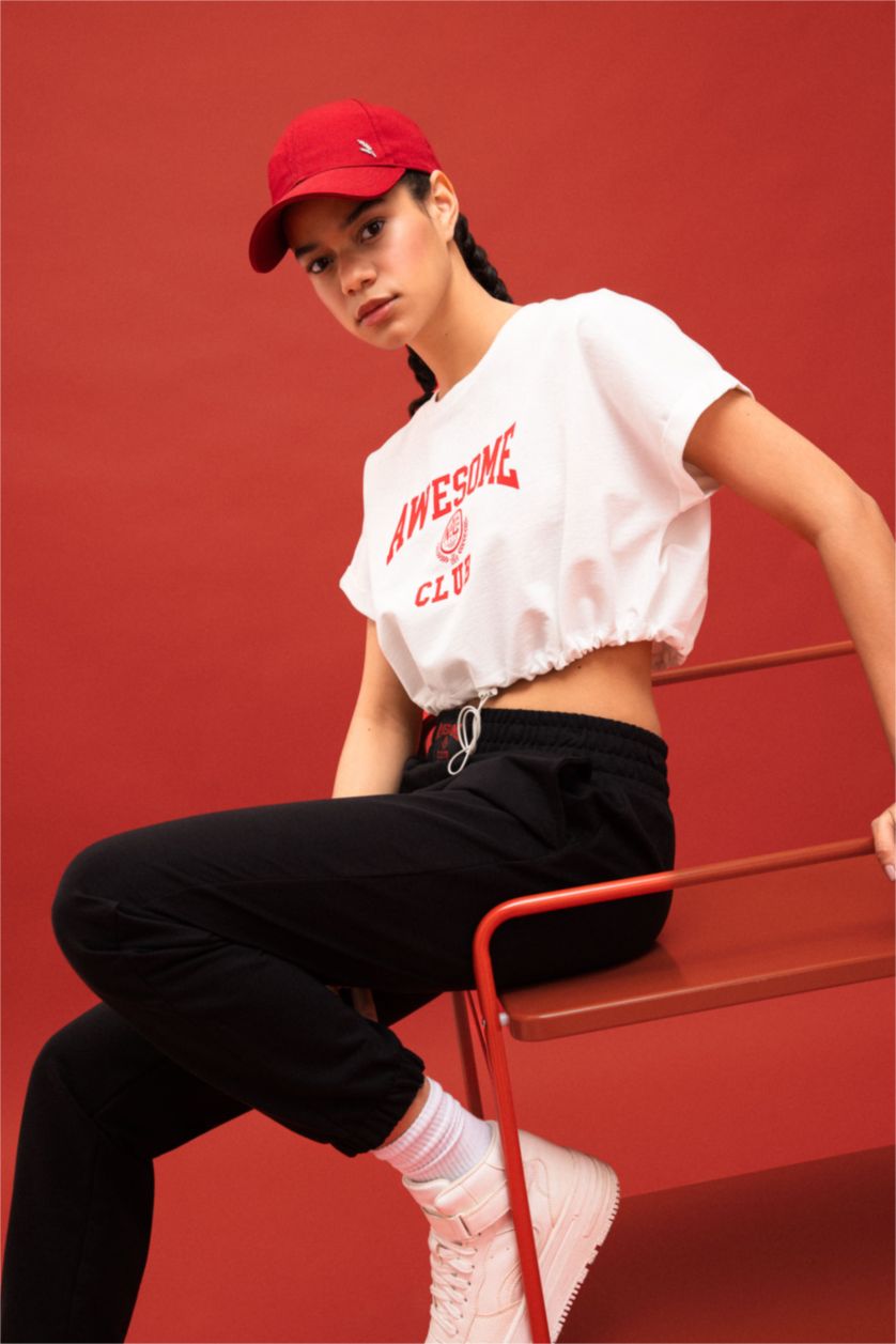 Kadın Beyaz Crop Bisiklet Yaka Baskılı Sporcu Kısa Kollu Tişört