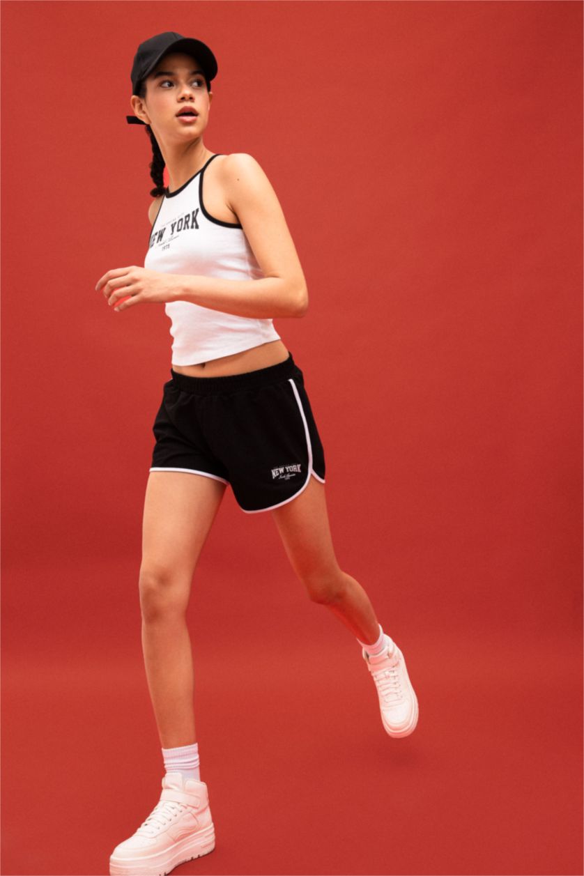 نساء أسود شورت قصير بطبعة شعار من DeFactoFit