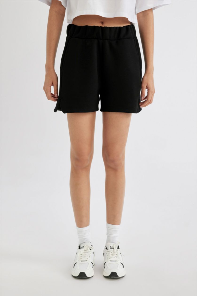 Kadın Siyah DeFactoFit Oversize Geniş Kalıp Sporcu Şort