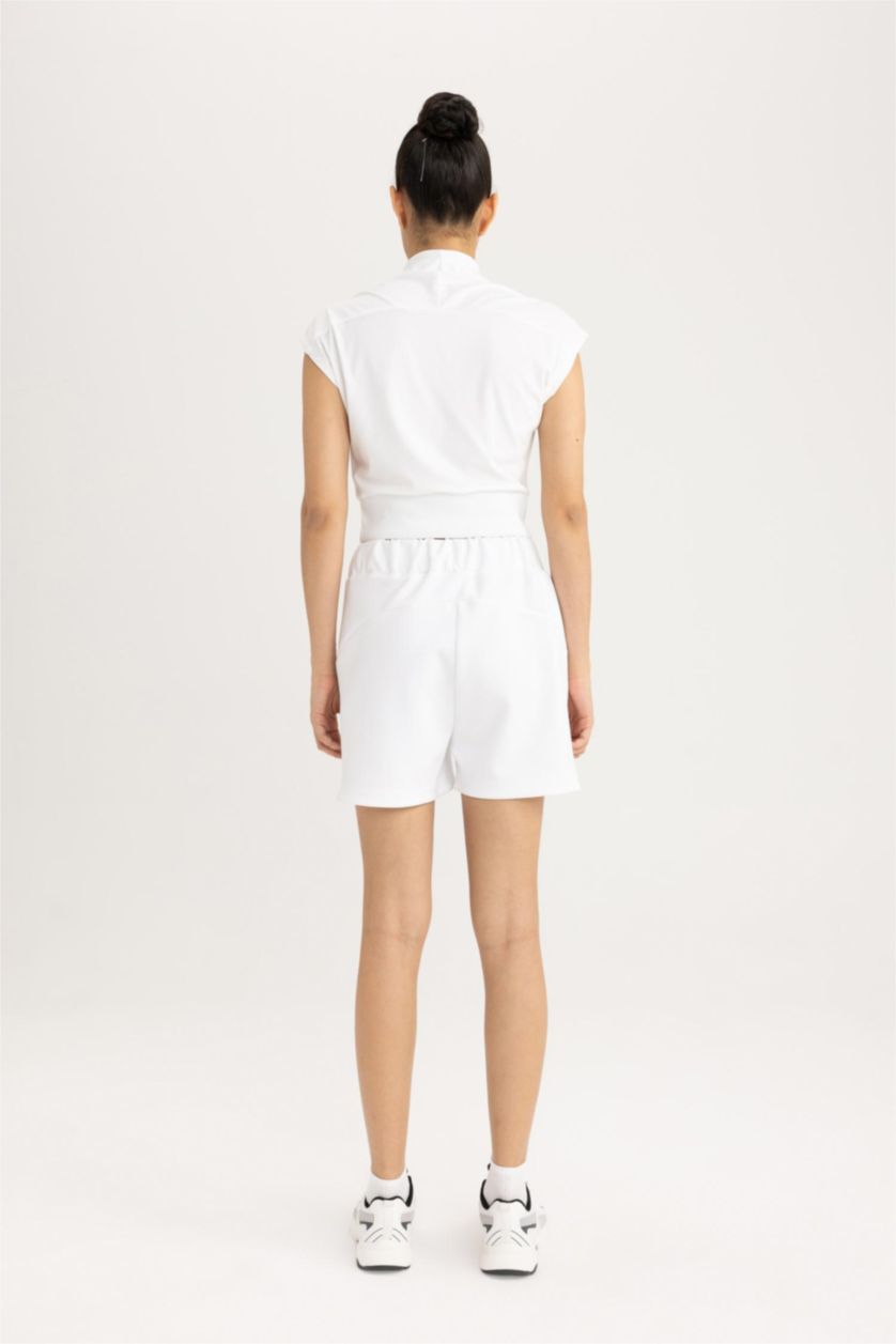 حريمي أبيض شورت رياضي اوفر سايز