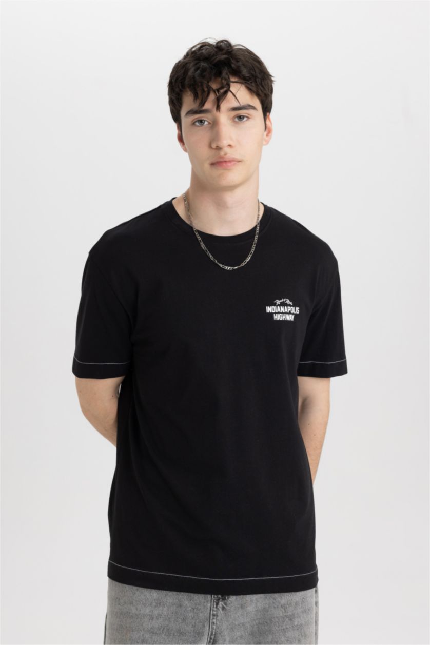 Erkek Siyah Regular Fit Bisiklet Yaka Sırt Baskılı Kısa Kollu Tişört
