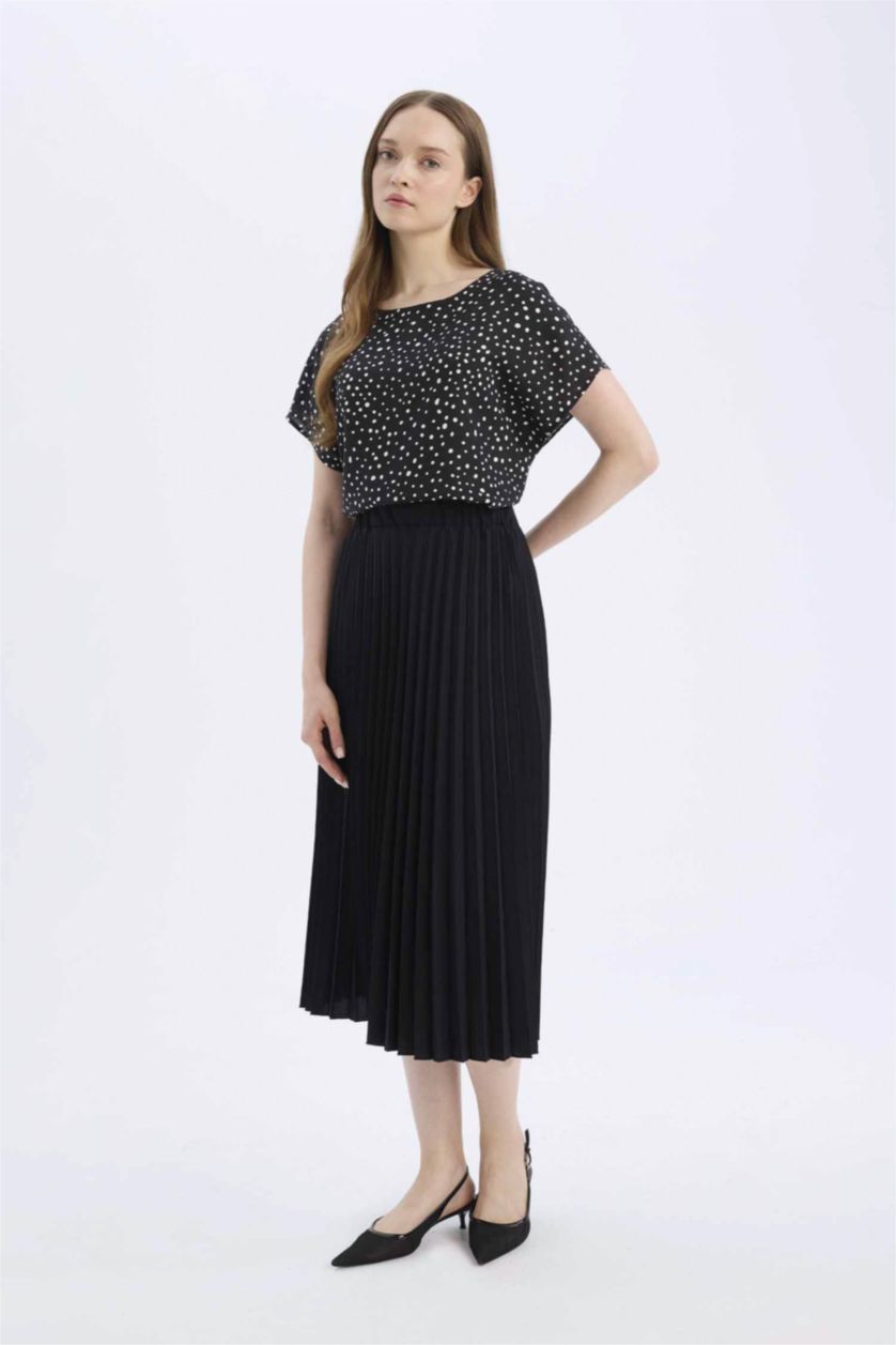 WOMAN Black Flexible Waist Basic Pleated Aerobin Midi Skirt