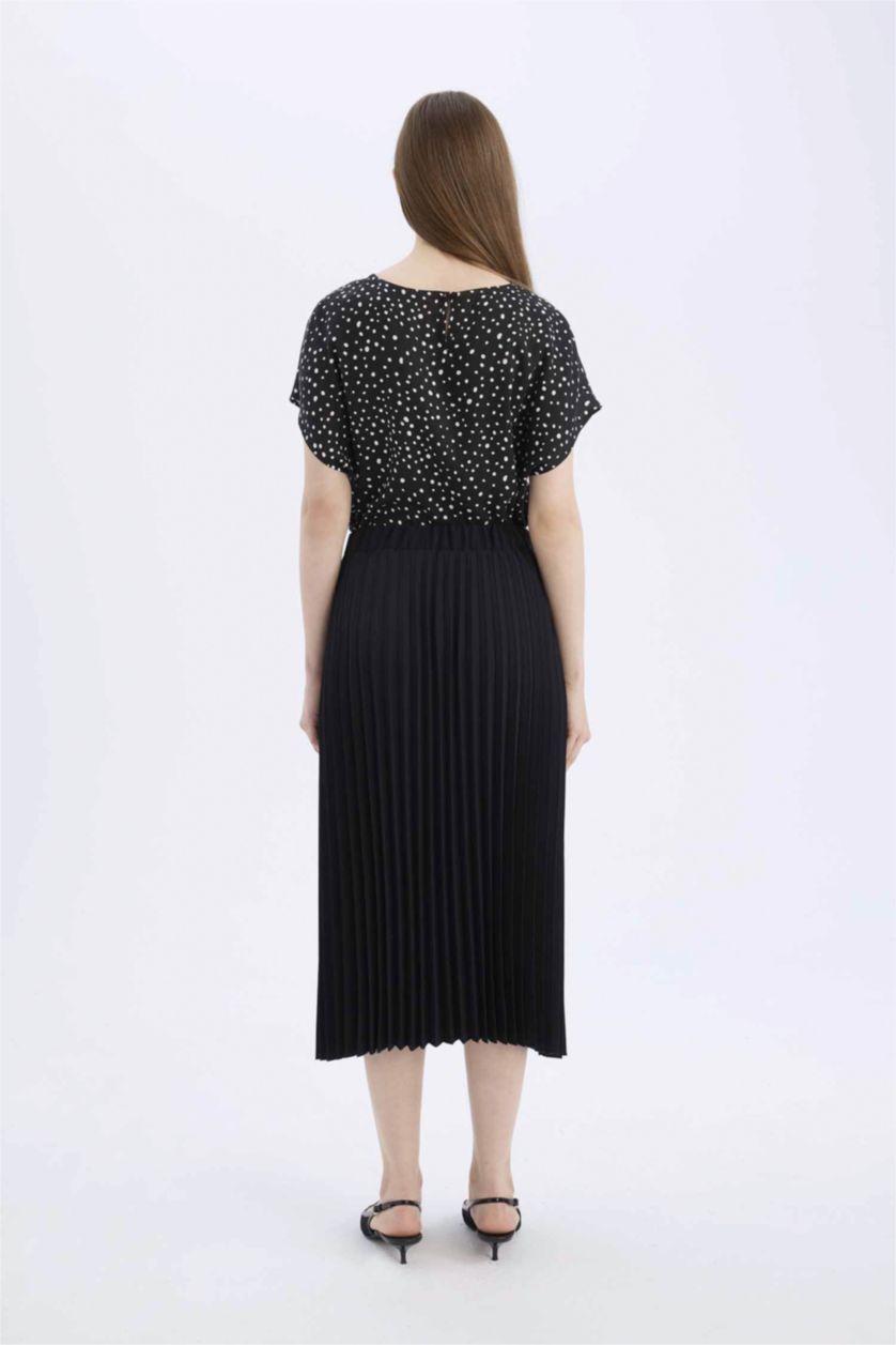 WOMAN Black Flexible Waist Basic Pleated Aerobin Midi Skirt