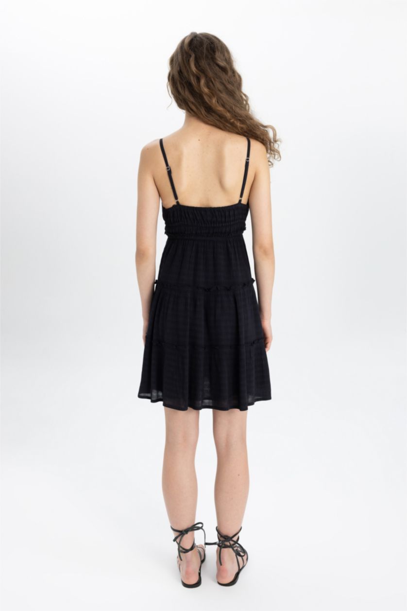 Kadın Siyah A Kesim V Yaka Askılı Siyah Mini Elbise