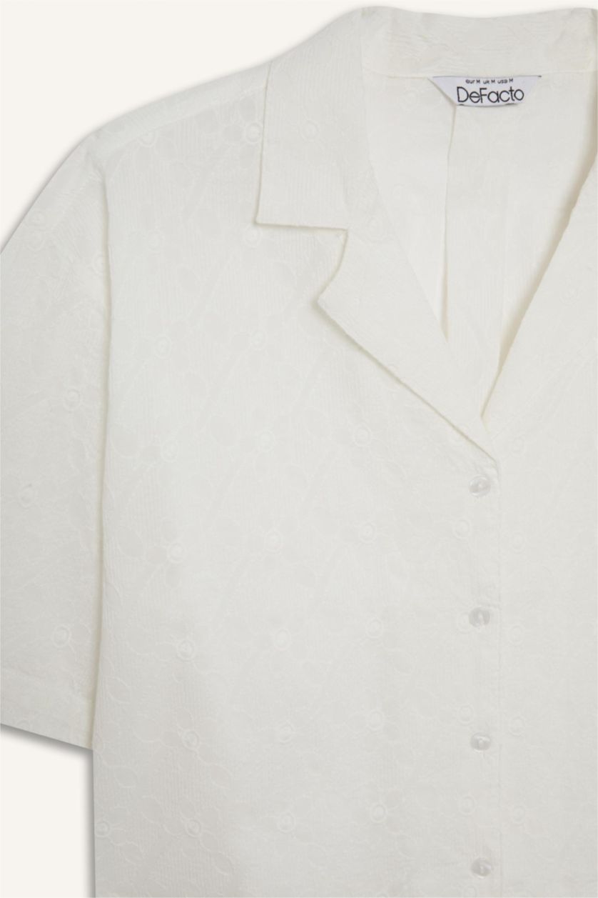 Kadın Kırık Beyaz Oversıze Pijama Yaka Nakışlı Brode Kısa Kollu Gömlek