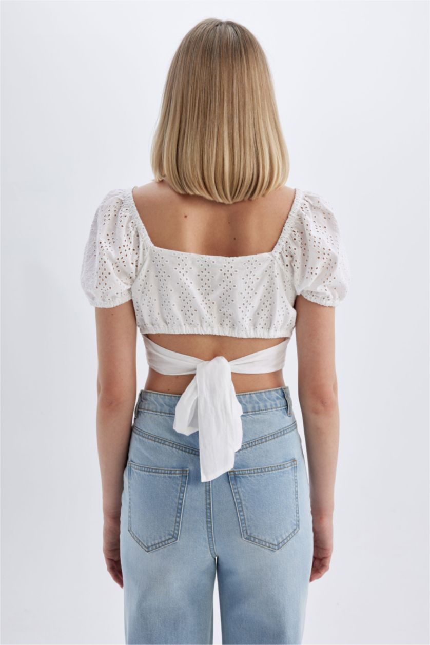 Kadın Kırık Beyaz Fıtted U Yaka Nakışlı Brode Kısa Kollu Bluz
