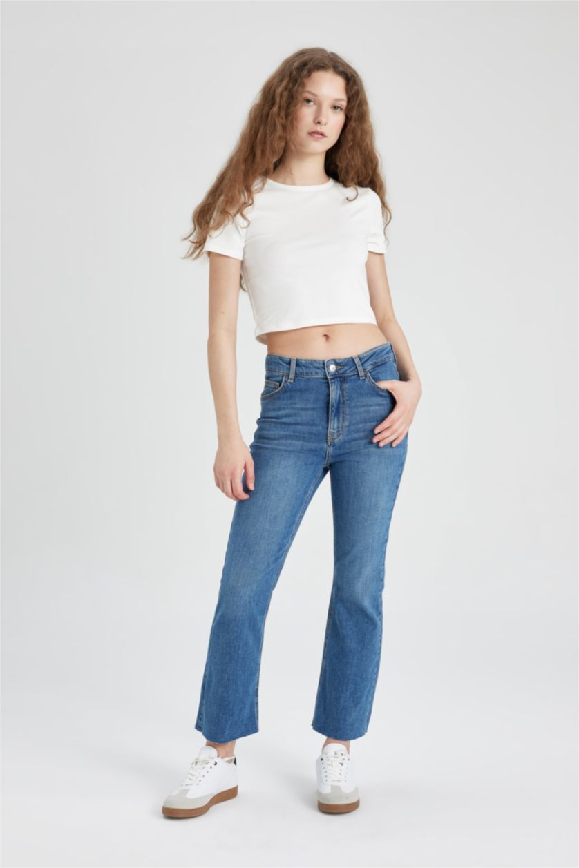 Kadın Mavi Crop Flare Fıt Yüksek Bel Paça Ucu Kesik Bilek Boy Jean Pantolon