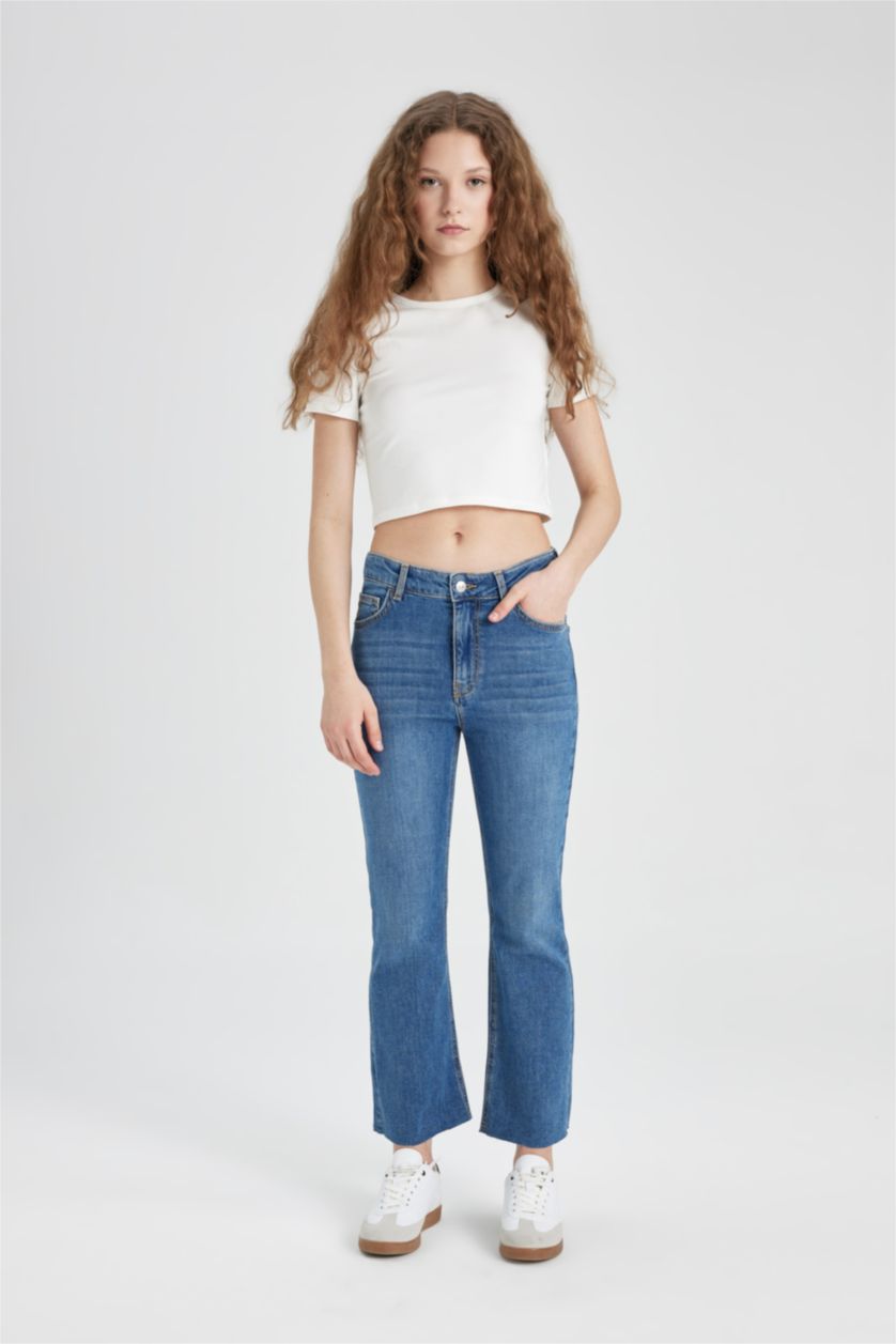 Kadın Mavi Crop Flare Fıt Yüksek Bel Paça Ucu Kesik Bilek Boy Jean Pantolon