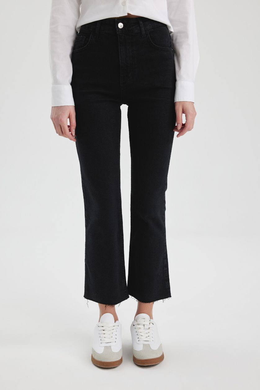 WOMAN Black Flare Fit High Waist Ankle Length Crop Jeans