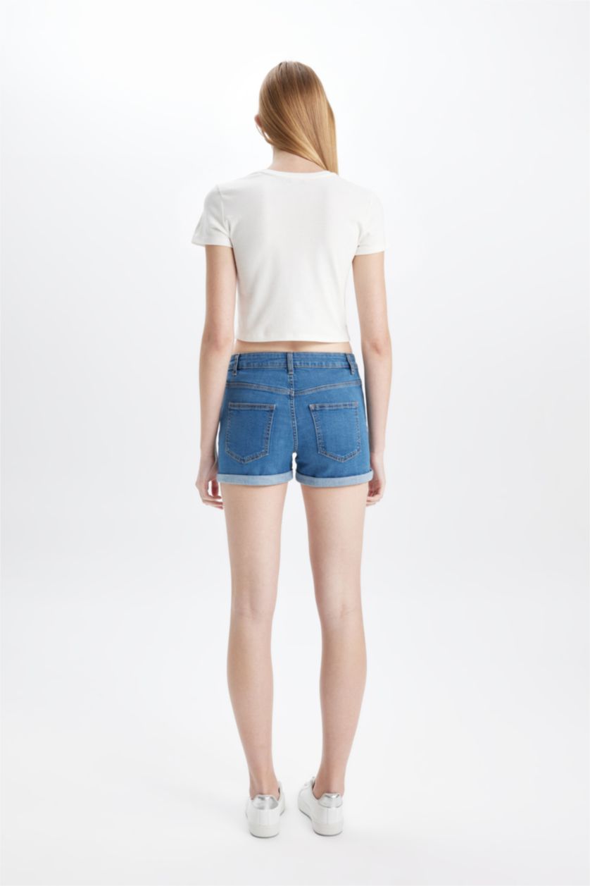 Woman Blue High Waist Fold-Ankle Denim Shorts
