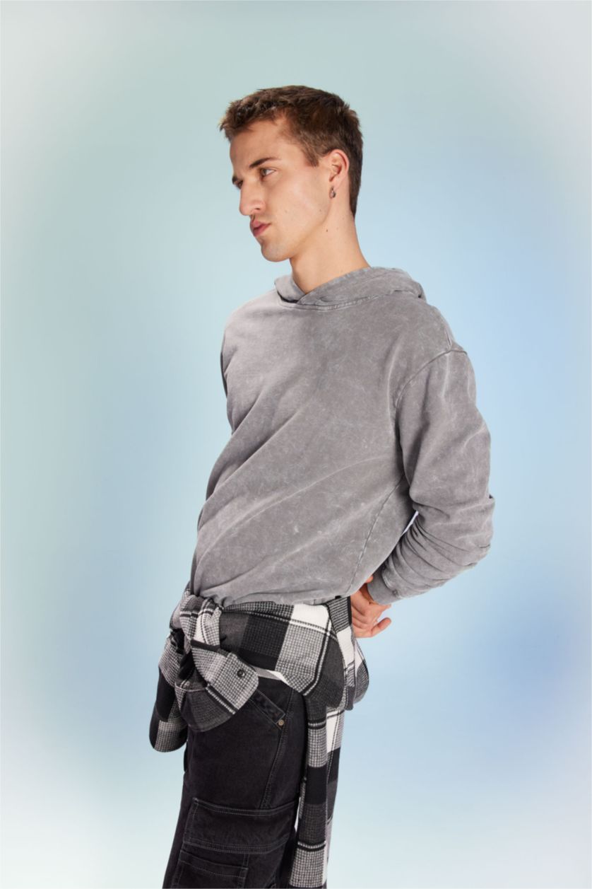 MAN Grey Regular Fit Hooded Washed Effect Basic Sweatshirt