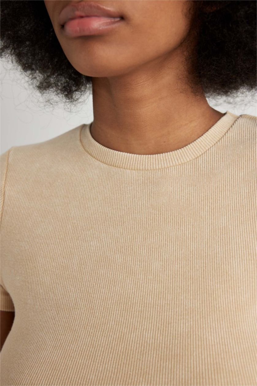 WOMAN Sand Fitted Crew Neck Washed Faded Effect Basic T-Shirt