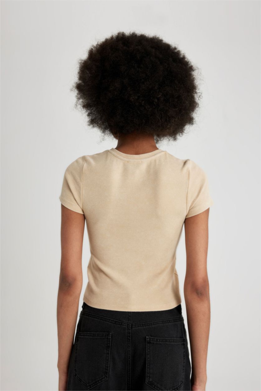 WOMAN Sand Fitted Crew Neck Washed Faded Effect Basic T-Shirt