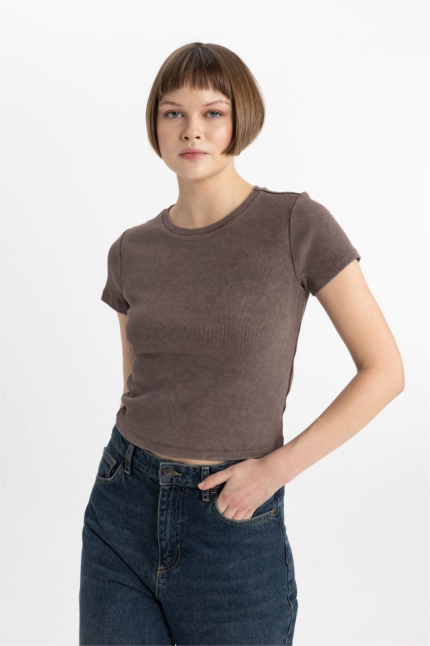 Woman Brown Fitted Crew Neck Washe Effect Basic T-Shirt