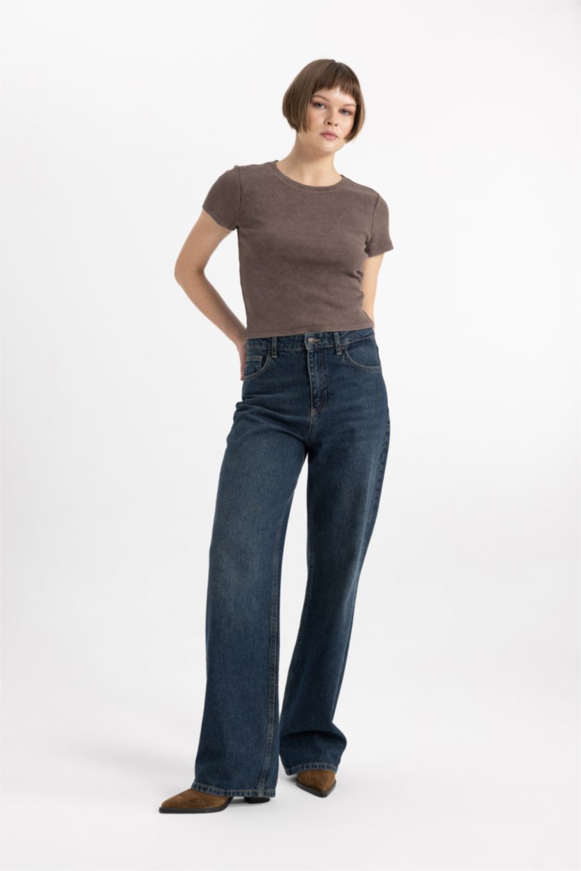 Woman Brown Fitted Crew Neck Washe Effect Basic T-Shirt